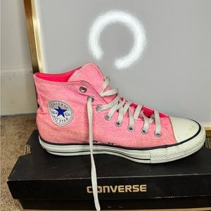 Pink converse